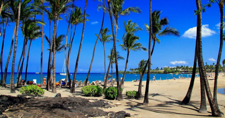 Anaeho'omalu Beach