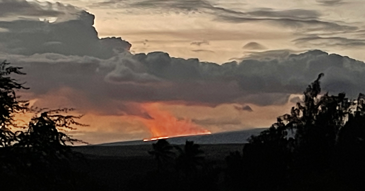 Mauna Loa Eruption from Waikoloa Village